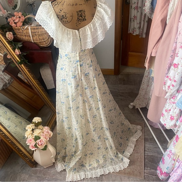 Vintage Bohemian Ditsy Floral Prairie Maxi Dress - Picture 7 of 8